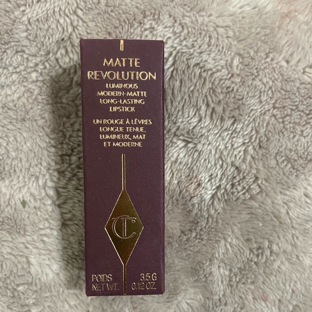 Charlotte Tilbury Matte lipstick ~Viva la Vergara ~